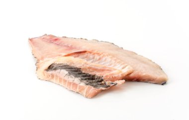beyaz arkaplanda tilapia ham