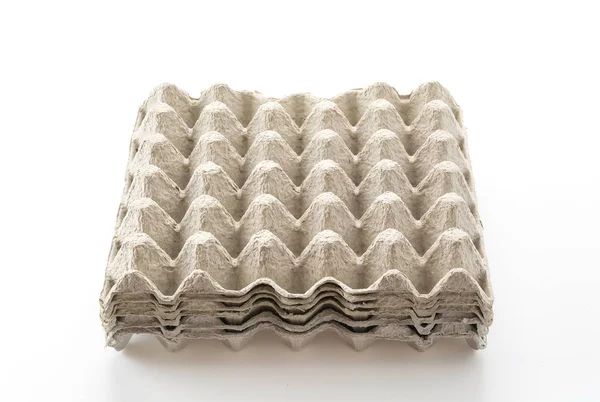 Beyaz arkaplandaki panel yumurtaları