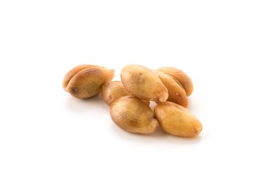 Beyaz arkaplanda taze zalacca