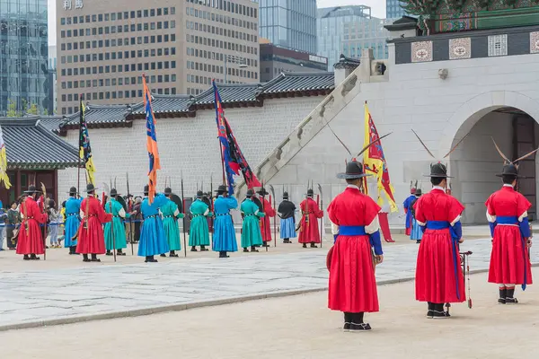 Seoul, Güney Kore - 26 Ekim 2015: asker Mart changi