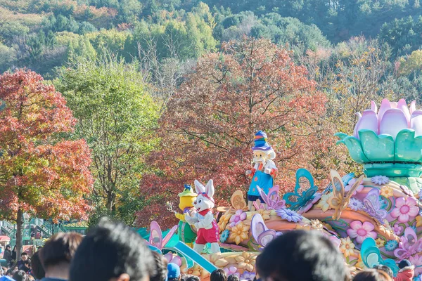 SOUTH KOREA - October 31: Dancers in colorful costumes take part — Stock Photo, Image