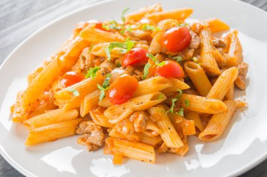 Domates soslu makarna.