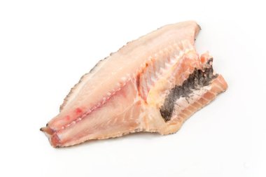 beyaz arkaplanda tilapia ham