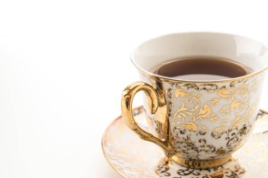 Beyaz arkaplanda çay fincanı