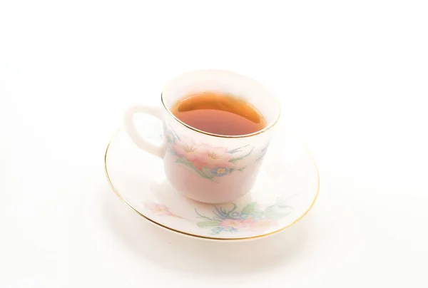 Чашка чая на белом фоне — стоковое фото