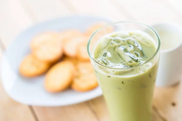 Iced matcha latte — Stock Photo, Image