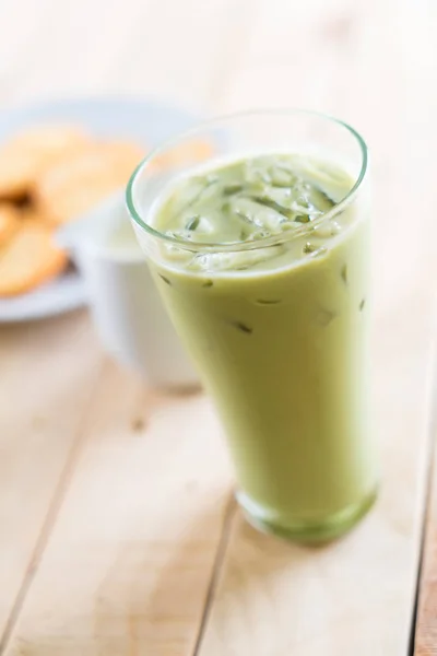 Iced matcha latte — Stock Photo, Image