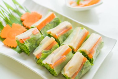 şehriye rulo Vietnam tarzı