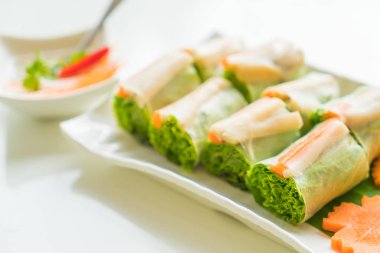 şehriye rulo Vietnam tarzı