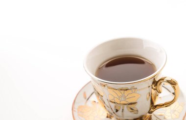 Beyaz arkaplanda çay fincanı