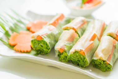 şehriye rulo Vietnam tarzı