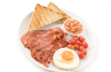 beyaz zemin üzerine kahvaltı