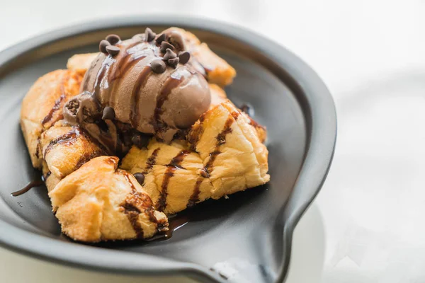 Tostadas de helado de chocolate — Foto de Stock