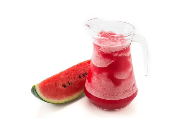 Vattenmelon smoothie på vit bakgrund — Stockfoto