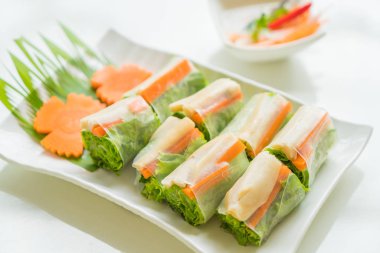 şehriye rulo Vietnam tarzı