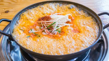 yumuşak tofu çorbası - Korece tarzı