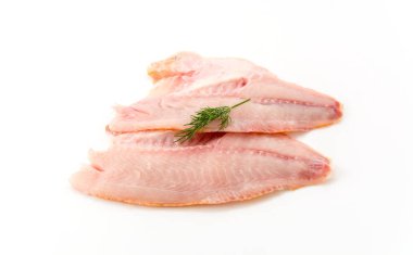 beyaz arkaplanda tilapia ham