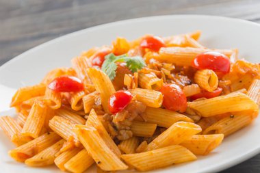 Domates soslu makarna.