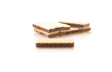 Beyaz arkaplanda çikolatalı gofret