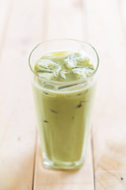buzlu matcha latte