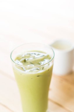 buzlu matcha latte