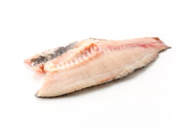 beyaz arkaplanda tilapia ham