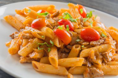 Domates soslu makarna.