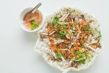 Vietnam usulü Vietnam pizzası.