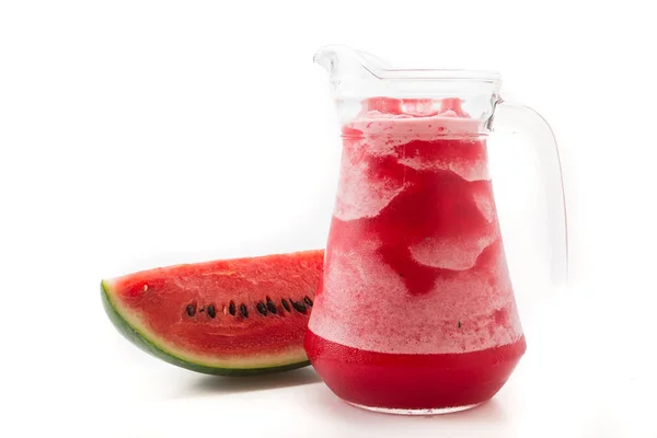 Vattenmelon smoothie på vit bakgrund — Stockfoto