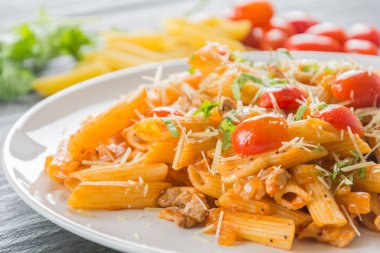 Domates soslu makarna.