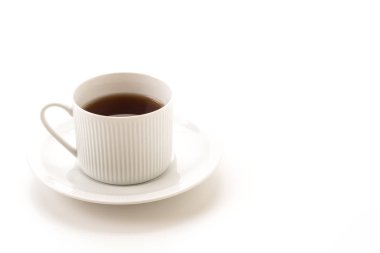 Beyaz arkaplanda çay fincanı