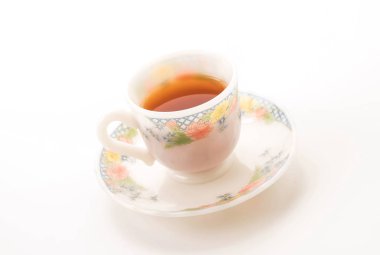 Beyaz arkaplanda çay fincanı