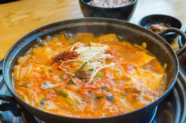 yumuşak tofu çorbası - Korece tarzı