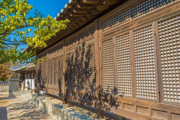 Schöne architektur in namsangol hanok dorf bei seoul Korea — Stockfoto