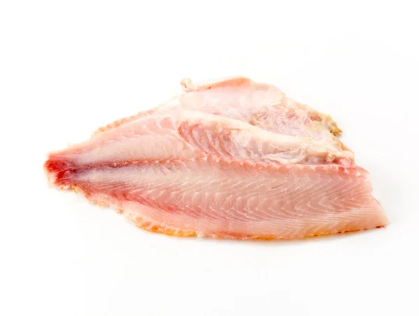 Beyaz arkaplanda tilapia ham — Stok fotoğraf