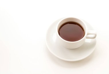 Beyaz arkaplanda çay fincanı