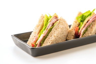 beyaz zemin üzerinde sandviç