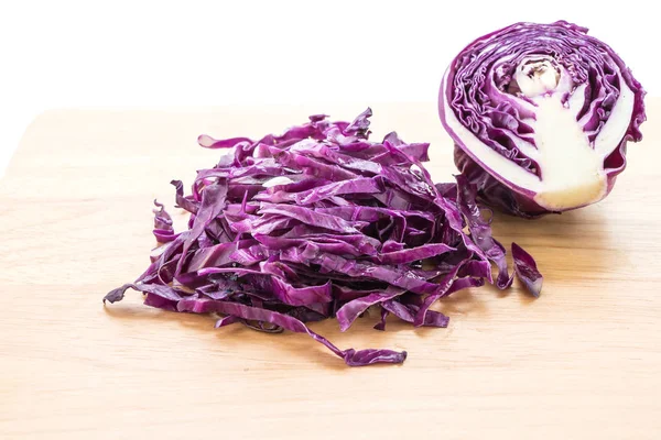 Purple cabbage on wood board — Stock Photo, Image