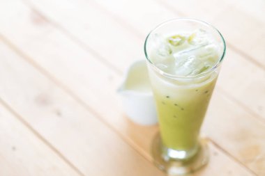 buzlu matcha latte