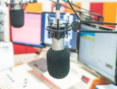 mikrofon için radyo yayında