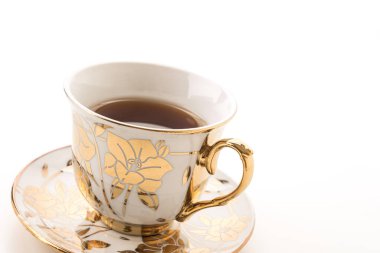 Beyaz arkaplanda çay fincanı