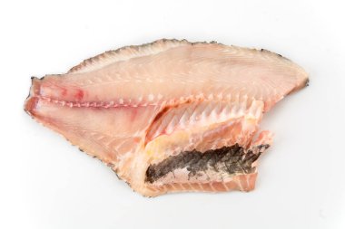 beyaz arkaplanda tilapia ham