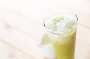 buzlu matcha latte
