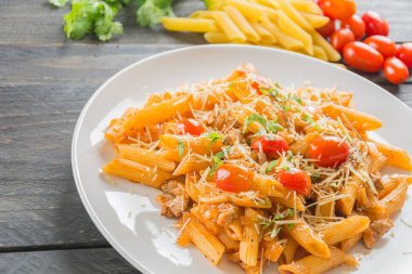 Domates soslu makarna.