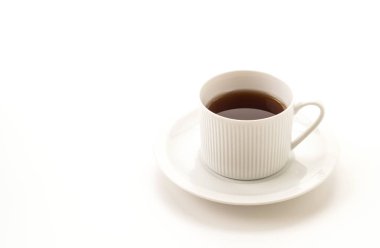 Beyaz arkaplanda çay fincanı