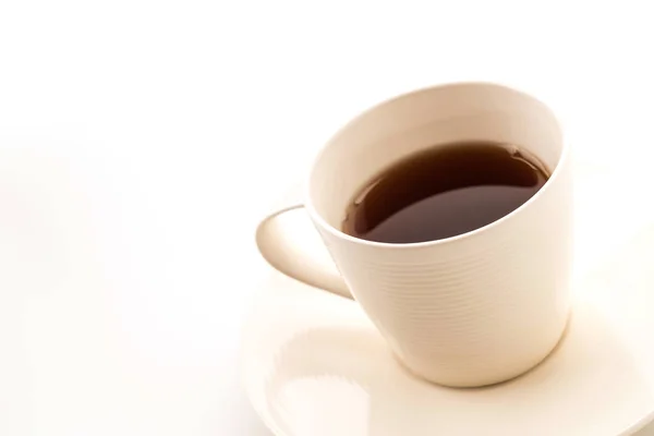 Taza de té sobre fondo blanco —  Fotos de Stock