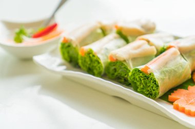 şehriye rulo Vietnam tarzı