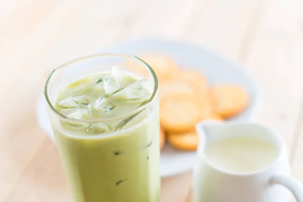 Iced matcha latte — Stock Photo, Image