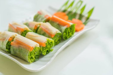 şehriye rulo Vietnam tarzı