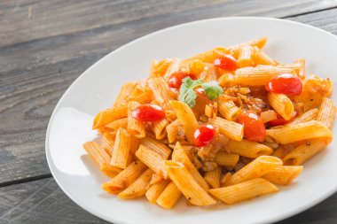 Domates soslu makarna.